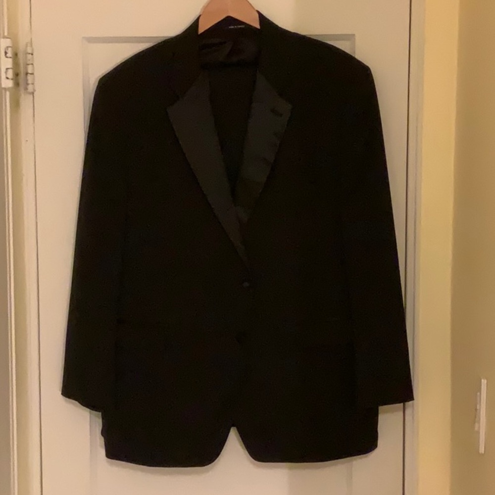 Calvin Klein Black 48R Tuxedo Suit